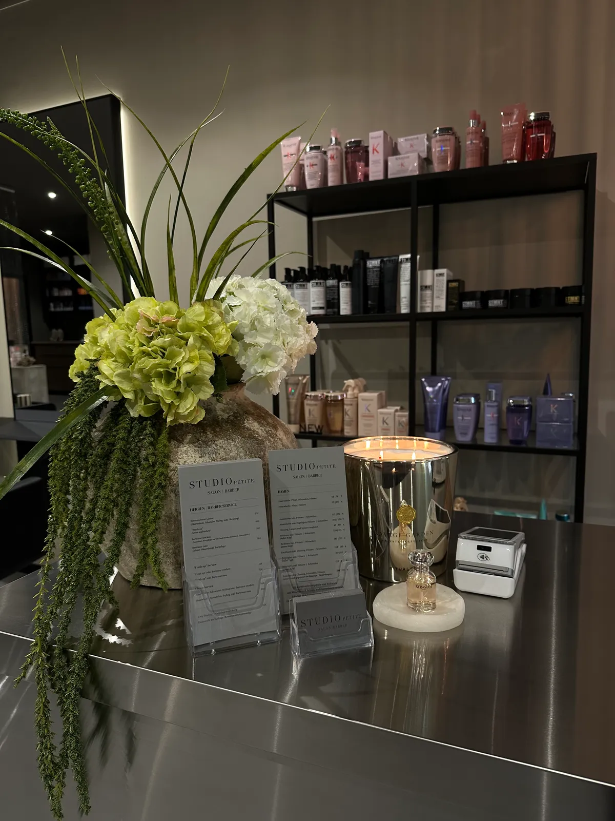 SALON